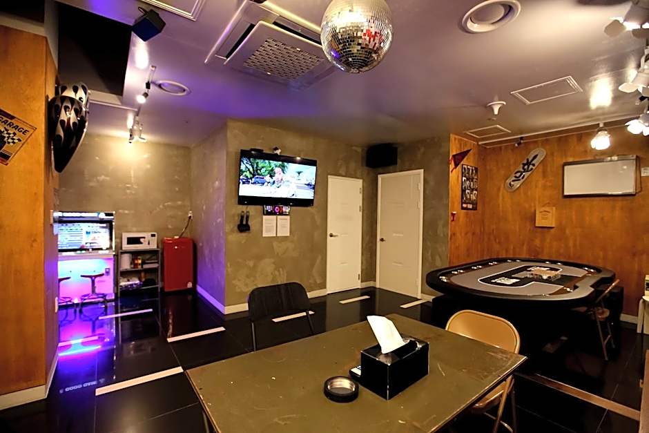 Show Hotel