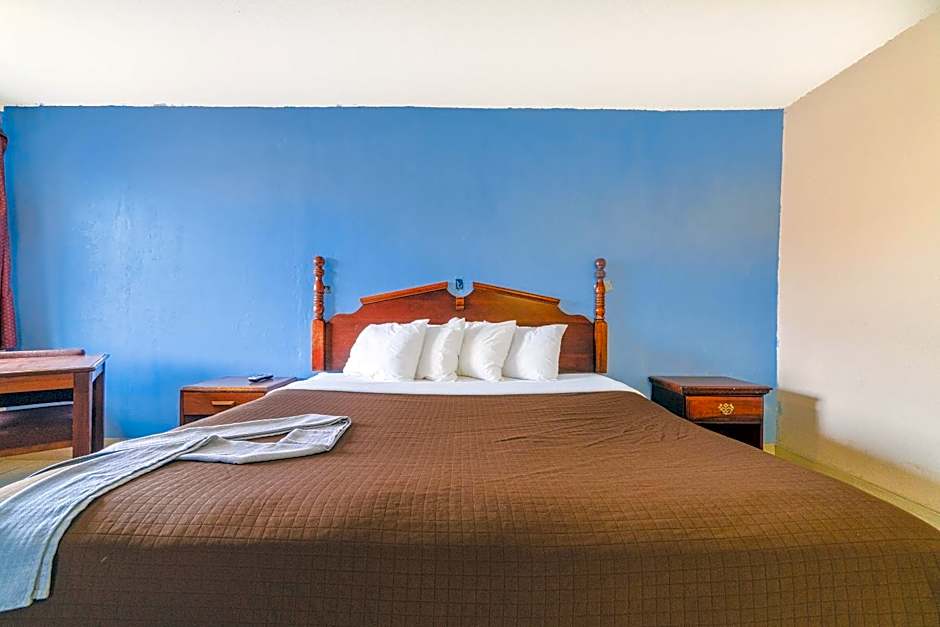 Regency Inn By OYO Three Rivers