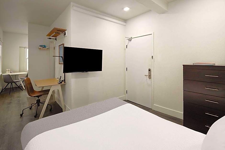 Reside Seattle Downtown, a Wyndham Residence