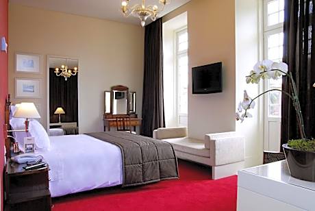 Queen Room with View