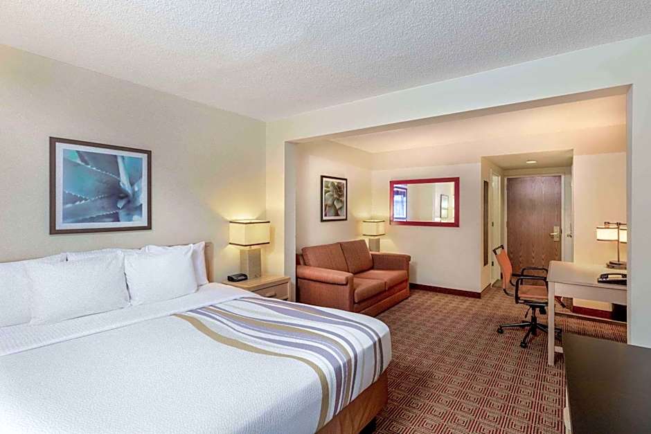 La Quinta Inn & Suites by Wyndham Garden City