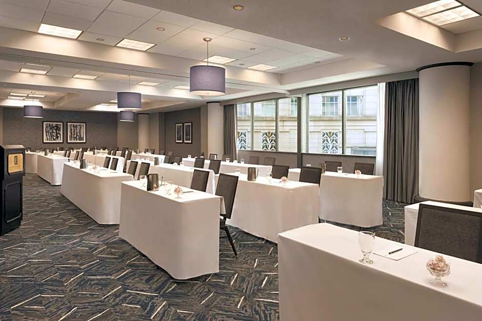 Embassy Suites By Hilton Hotel Indianapolis-Downtown