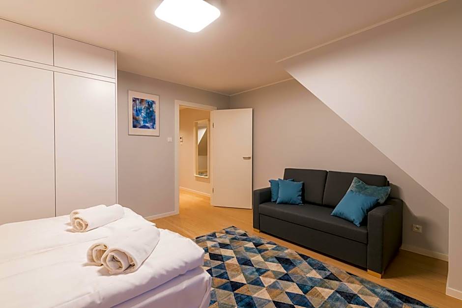 Q17 Apartments Rynek