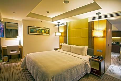 One-Bedroom Residence - Smoking