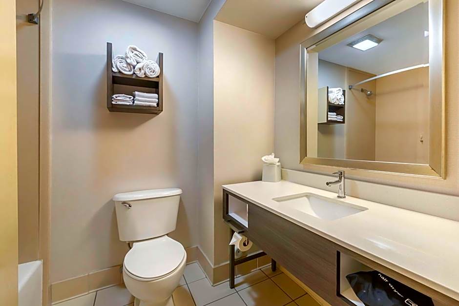 Best Western Plus Kendall Hotel & Suites