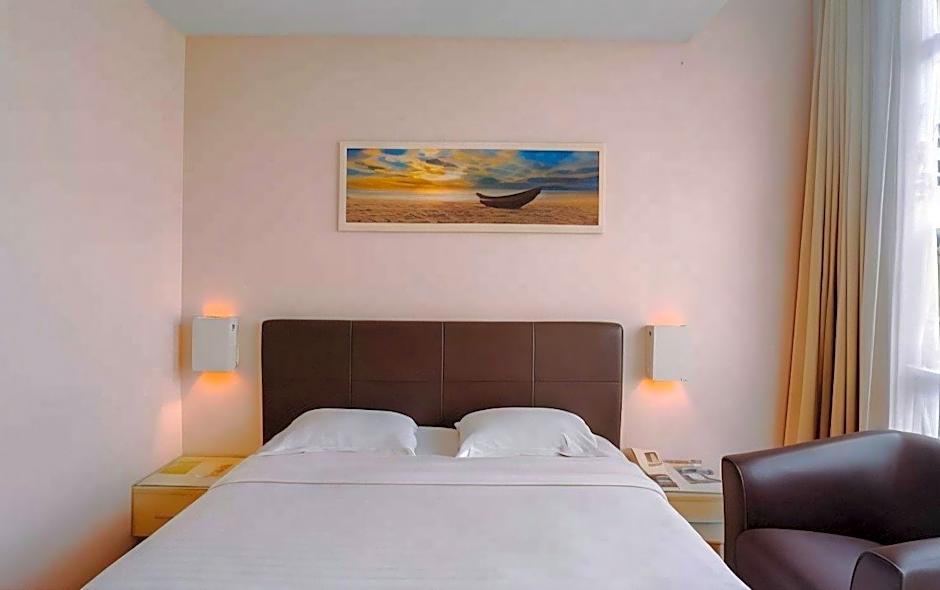 Royal Hotel N' Lounge