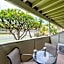 Modern Beachfront Studio: Full Kitchen & A/C