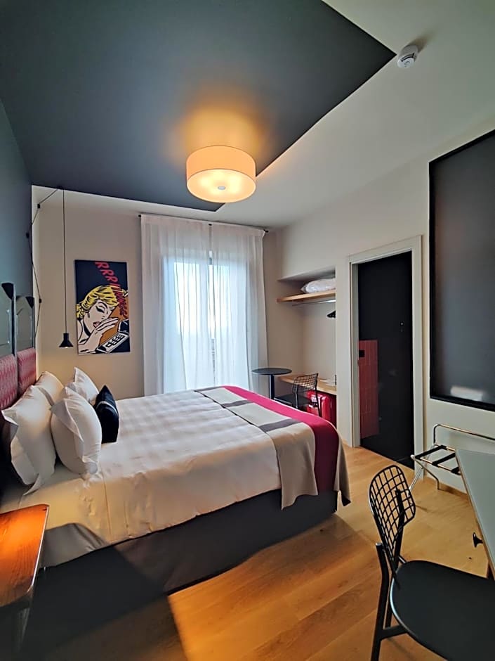 Hotel Priori Secret Garden