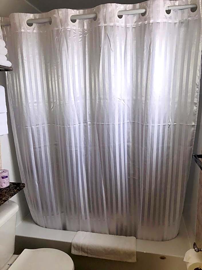 Perth Plaza Inn & Suites