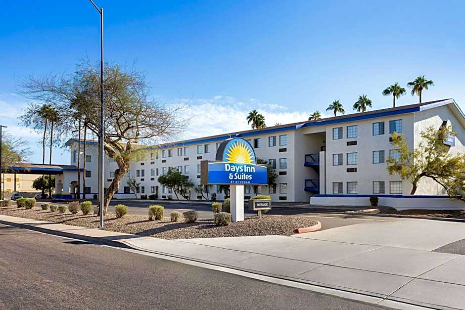 Days Inn & Suites by Wyndham Mesa Near Phoenix