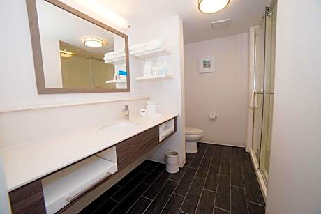 King Room - Hearing Access/Non-Smoking