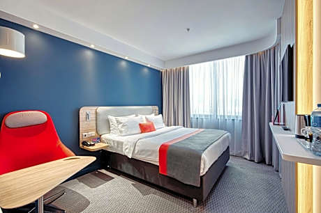 Standard Queen Room with Free Breakfast - Smoking