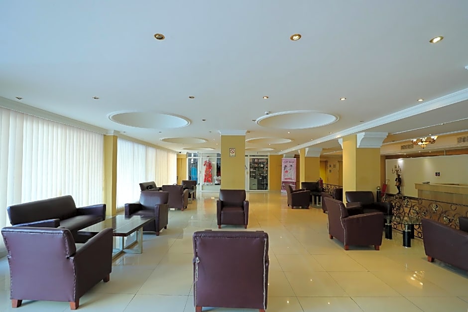 OYO 112 Semiramis Hotel