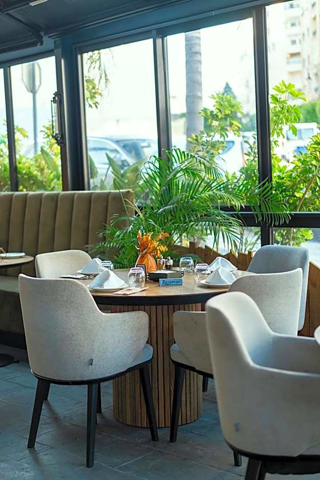 Flamant Rose Appart Hotel