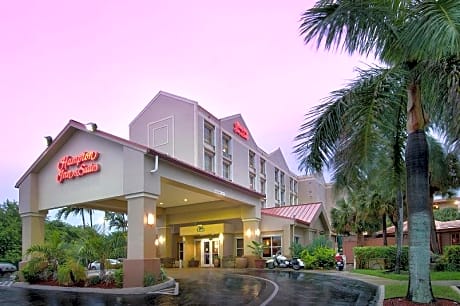 Hampton Inn & Suites Fort Lauderdale Airport