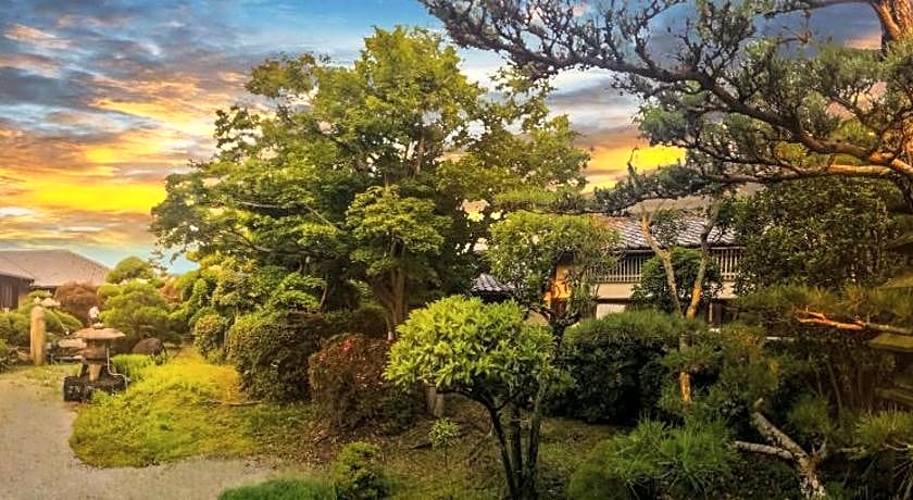 Kansai Airport Pine Villa