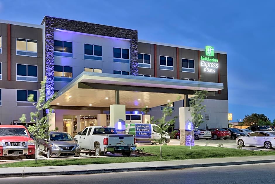 Holiday Inn Express & Suites Roswell By IHG