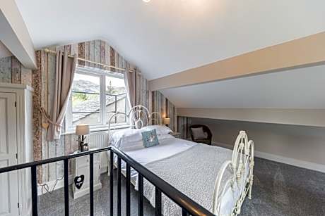 Double Room with Mountain View