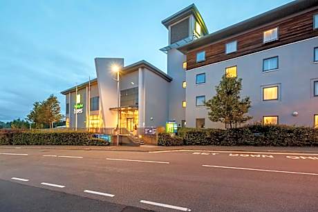 Holiday Inn Express Walsall M6 J10 By IHG