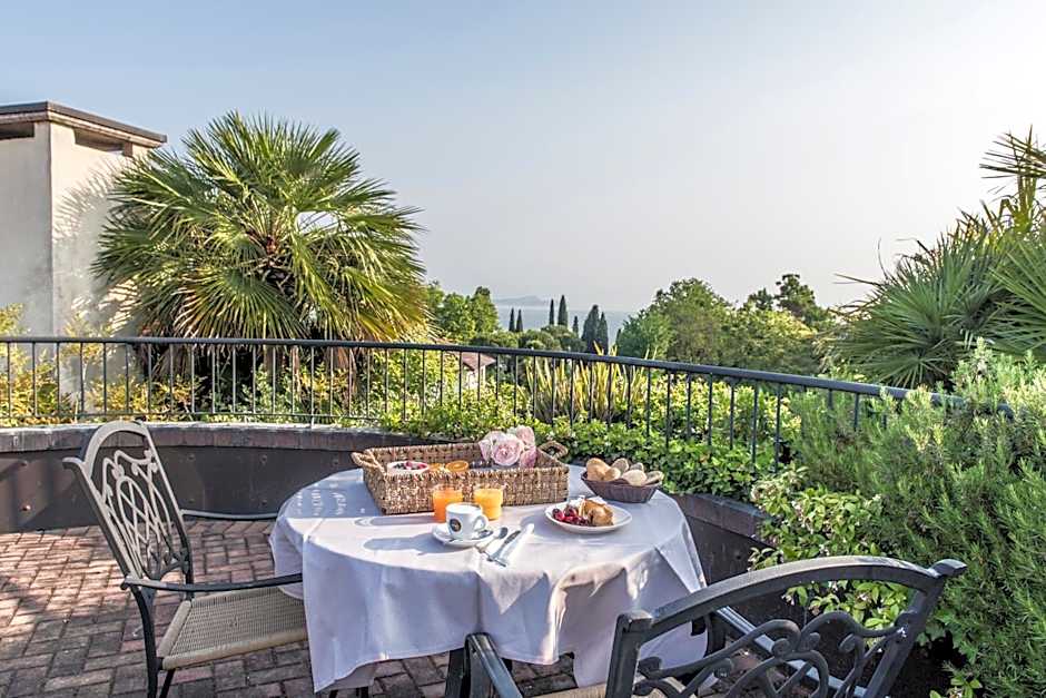 Admiral Hotel Villa Erme