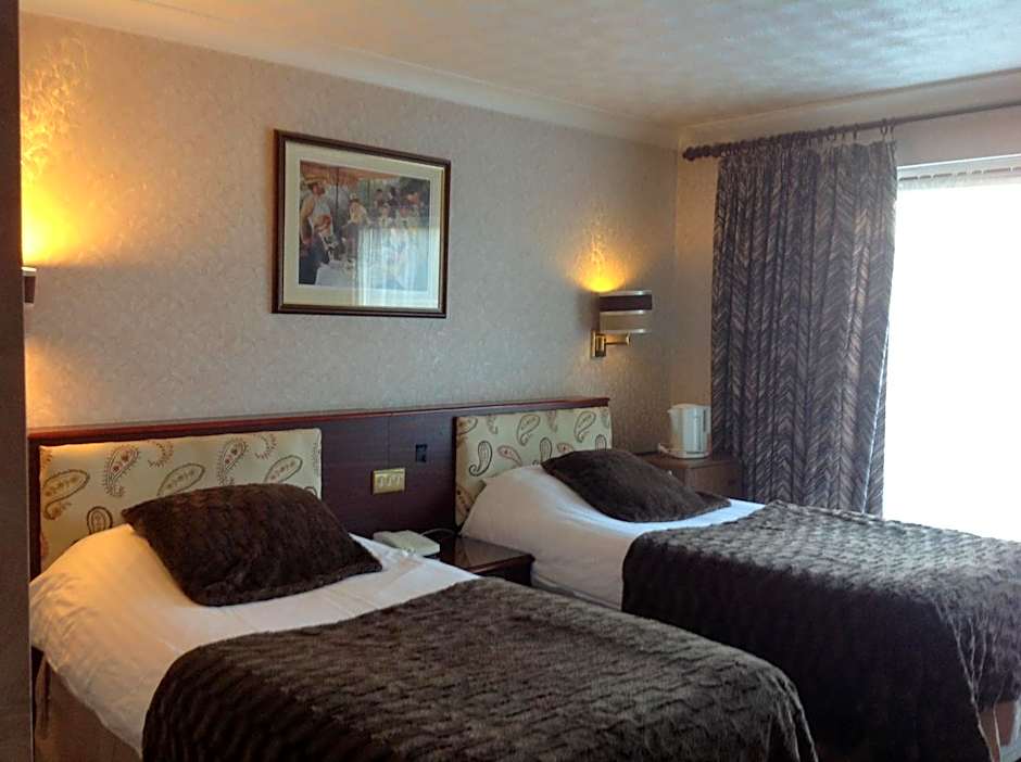 Balmoral Lodge Hotel