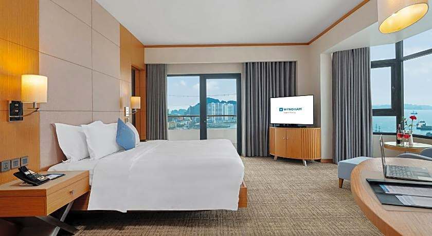 Wyndham Legend Halong