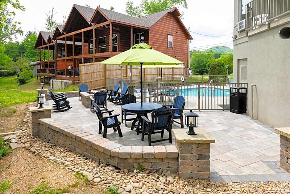 Twin Mountain Inn & Suites