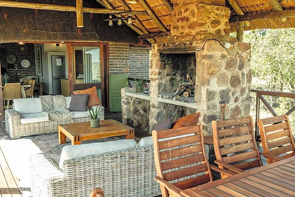 Dinkweng Safari Lodge