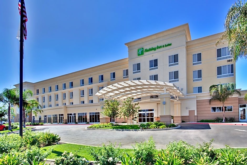 Holiday Inn Hotel & Suites Bakersfield