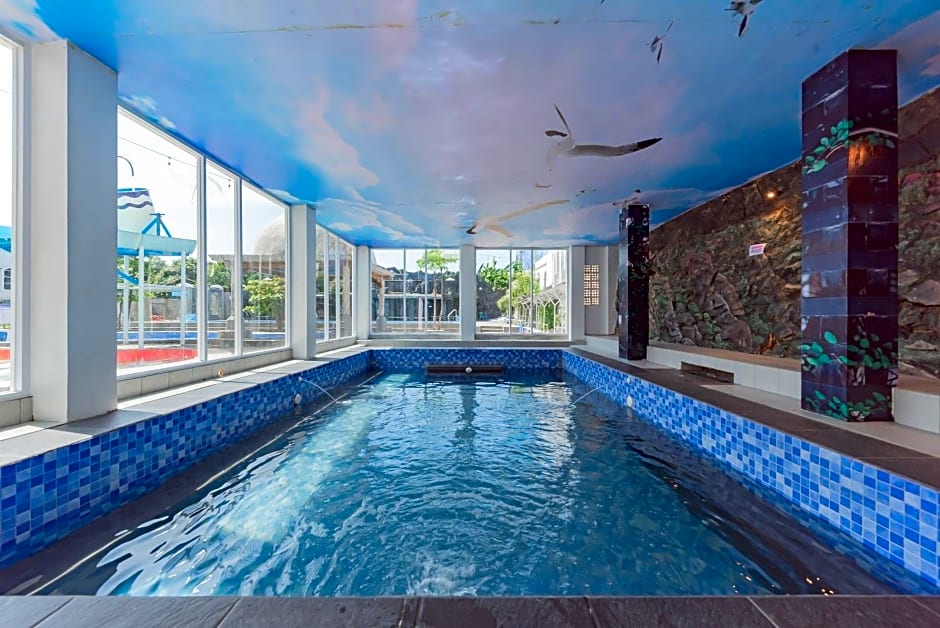 RedDoorz @ Niagara Waterpark