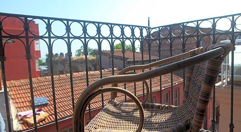 Tom Square Boutique Hotel