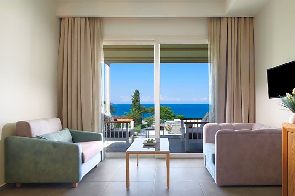 Alexandra Elegance Bridging Generations