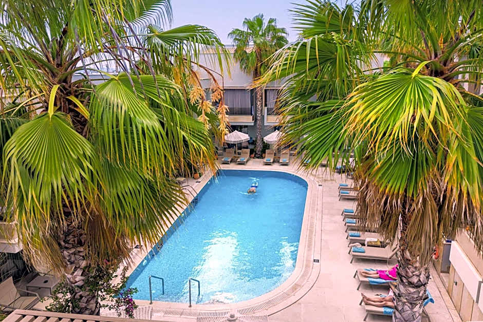 Pefki Deluxe Residences - Adults Only 16plus