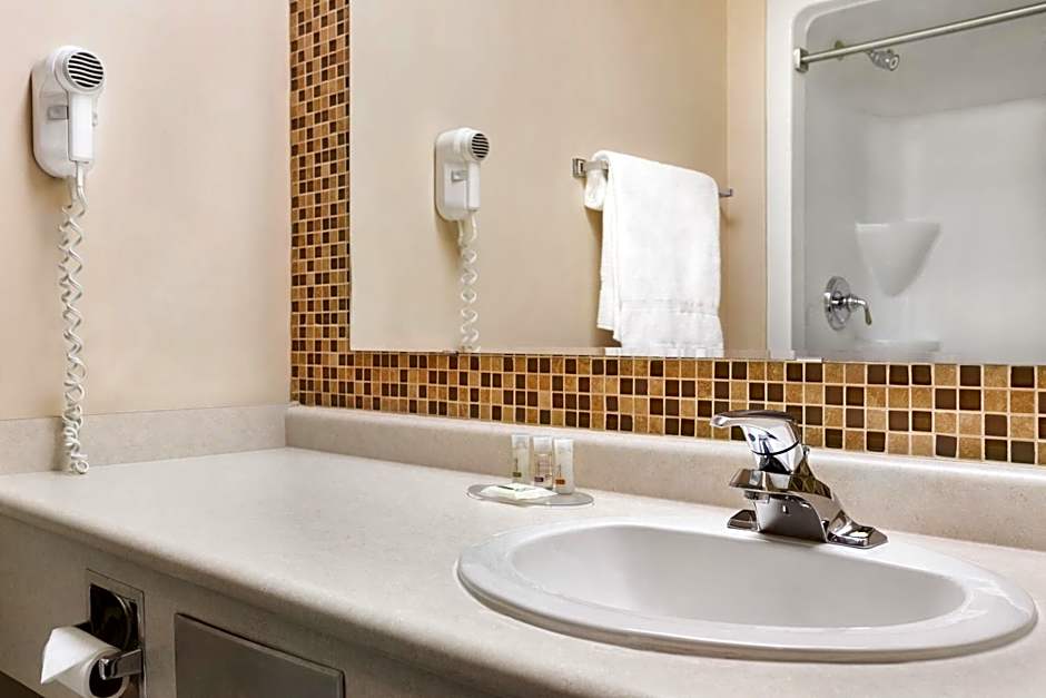 Days Inn by Wyndham Leamington