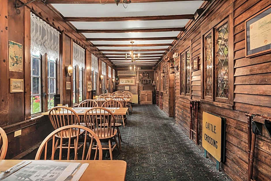 Lamies Inn & The Old Salt Tavern