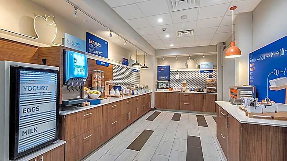 Holiday Inn Express Hotel & Suites Mount Pleasant By IHG