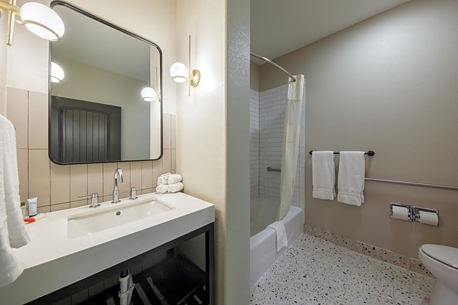 Blanco River Hotel