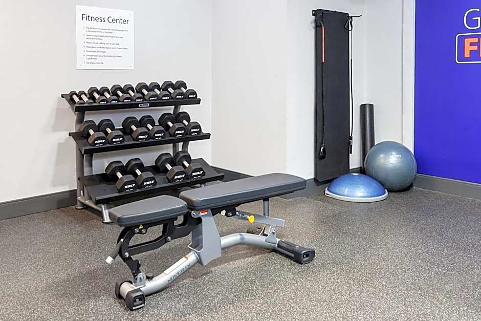 Holiday Inn Express & Suites Carmel North  Westfield By IHG