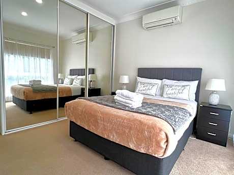 Deluxe double room with shared bathroom