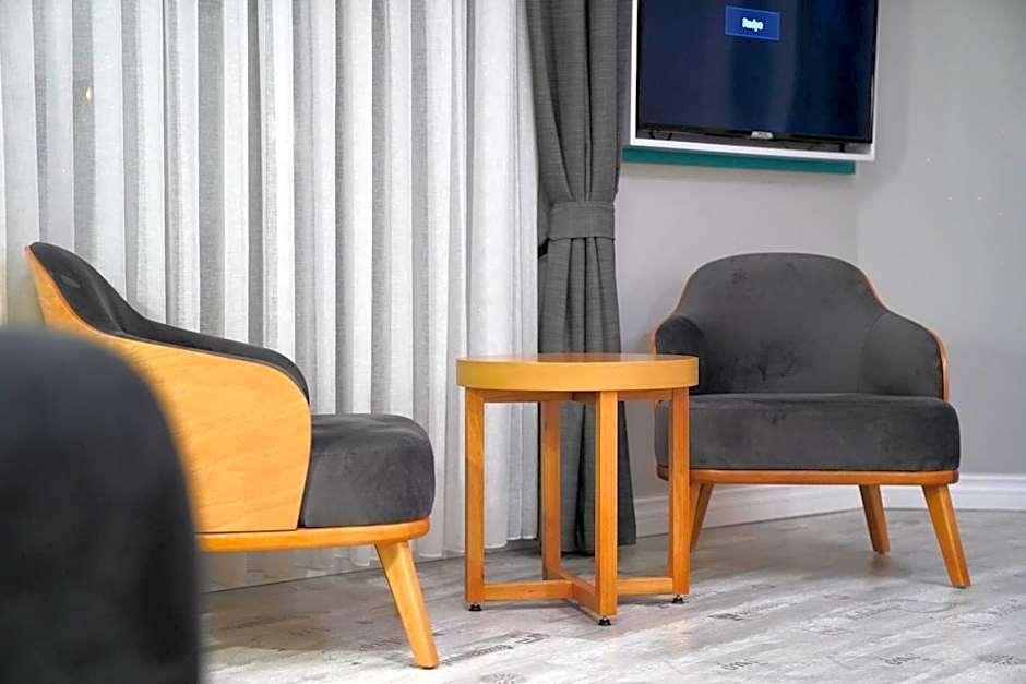 Midis Otel