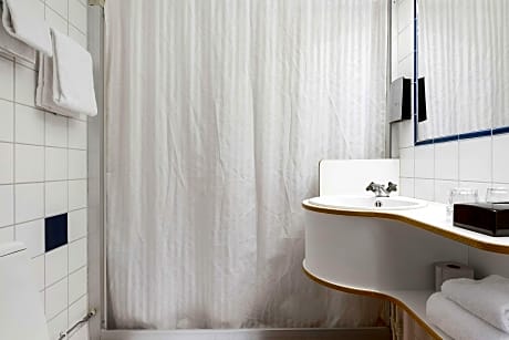 2 Single Beds, Non-Smoking, Superior Room, Air-Conditioned, Bathrobe, Vanity Pack, Full Breakfast