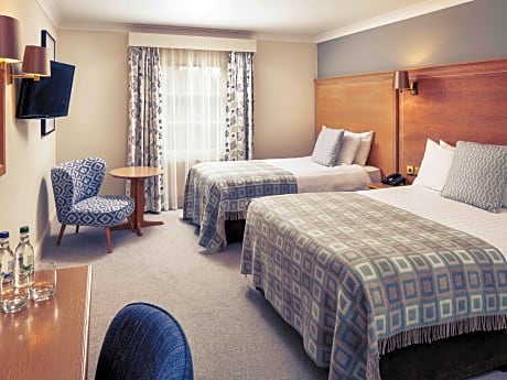 Classic room with 2 single beds