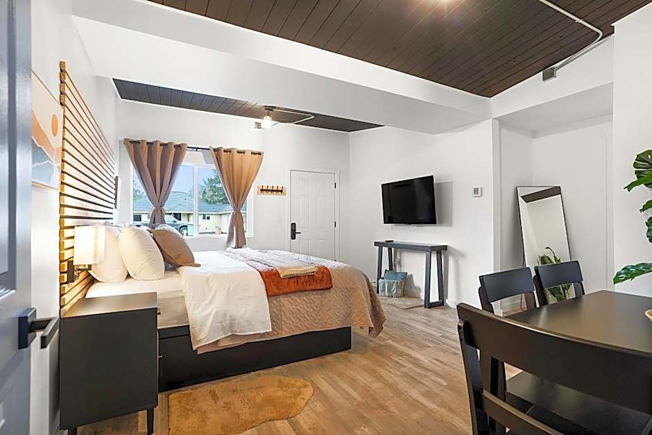 South Bay Inn