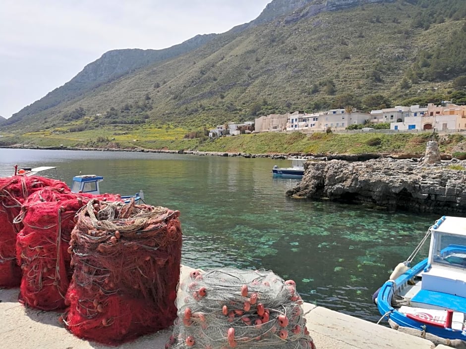 Area12 B&B – Trapani, CA