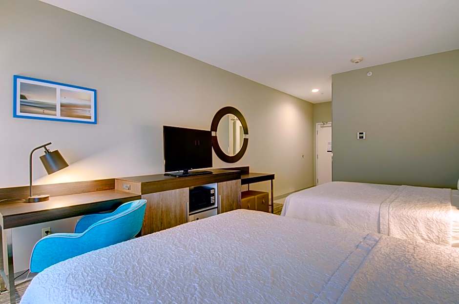 Hampton Inn & Suites Boston/Stoughton