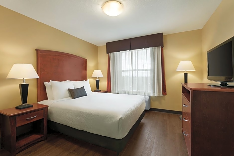 Days Inn & Suites by Wyndham Sherwood Park Edmonton