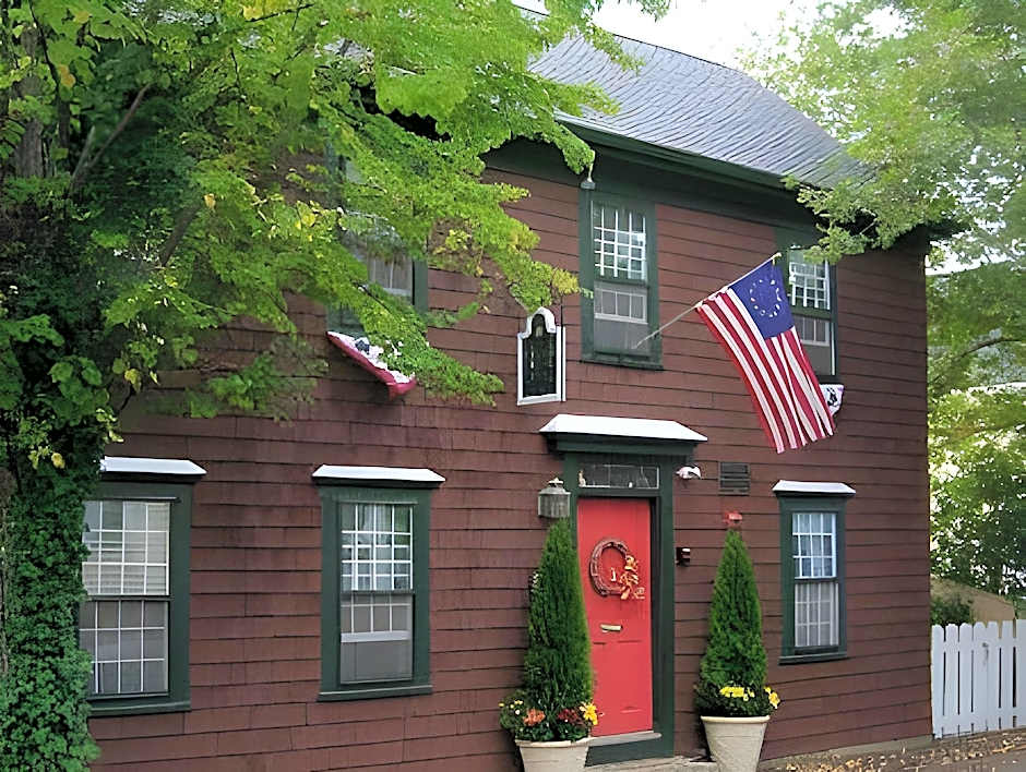Melville House Inn