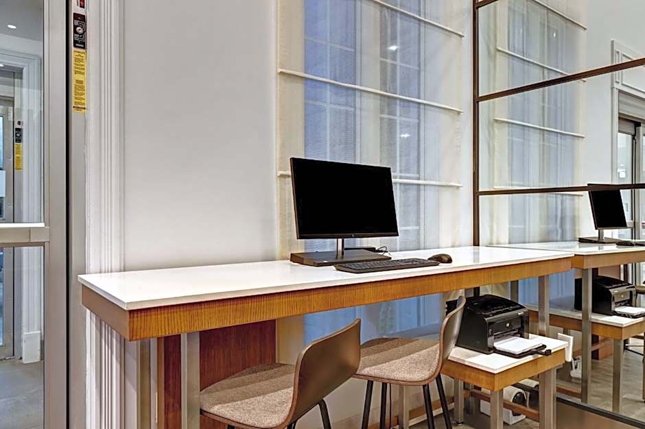 Holiday Inn Express Whitby Oshawa By IHG