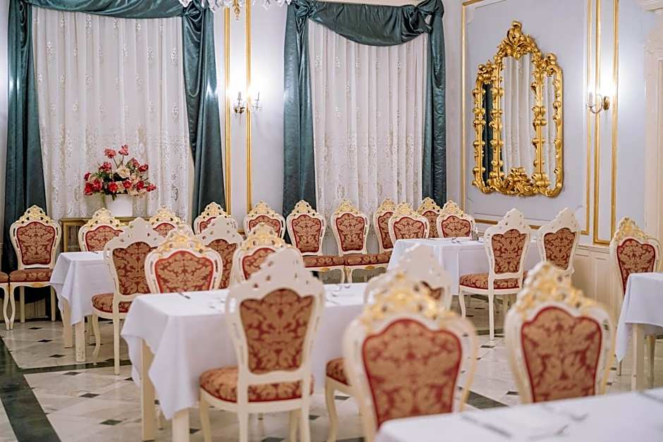 Pannonia Hotel