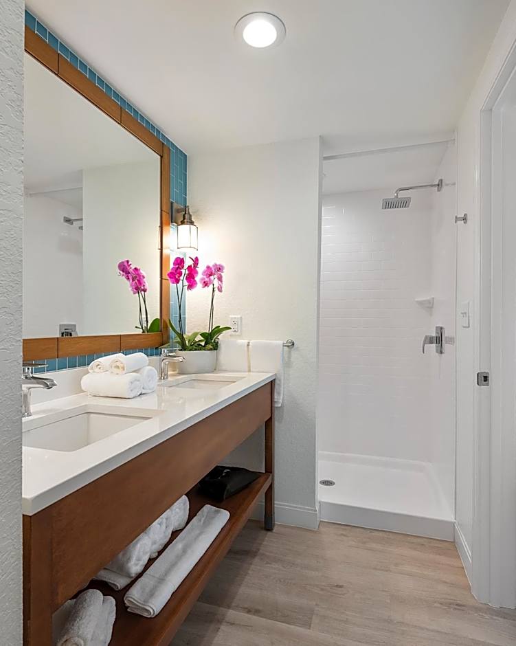 Compass Hotel by Margaritaville Anna Maria Sound